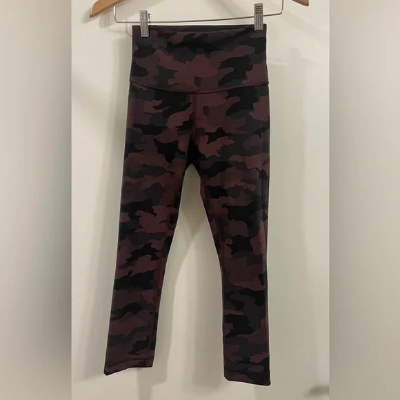 Lululemon Fast And Free High Rise Legging 23” Size Camo Red/Brown Earth  NEW
